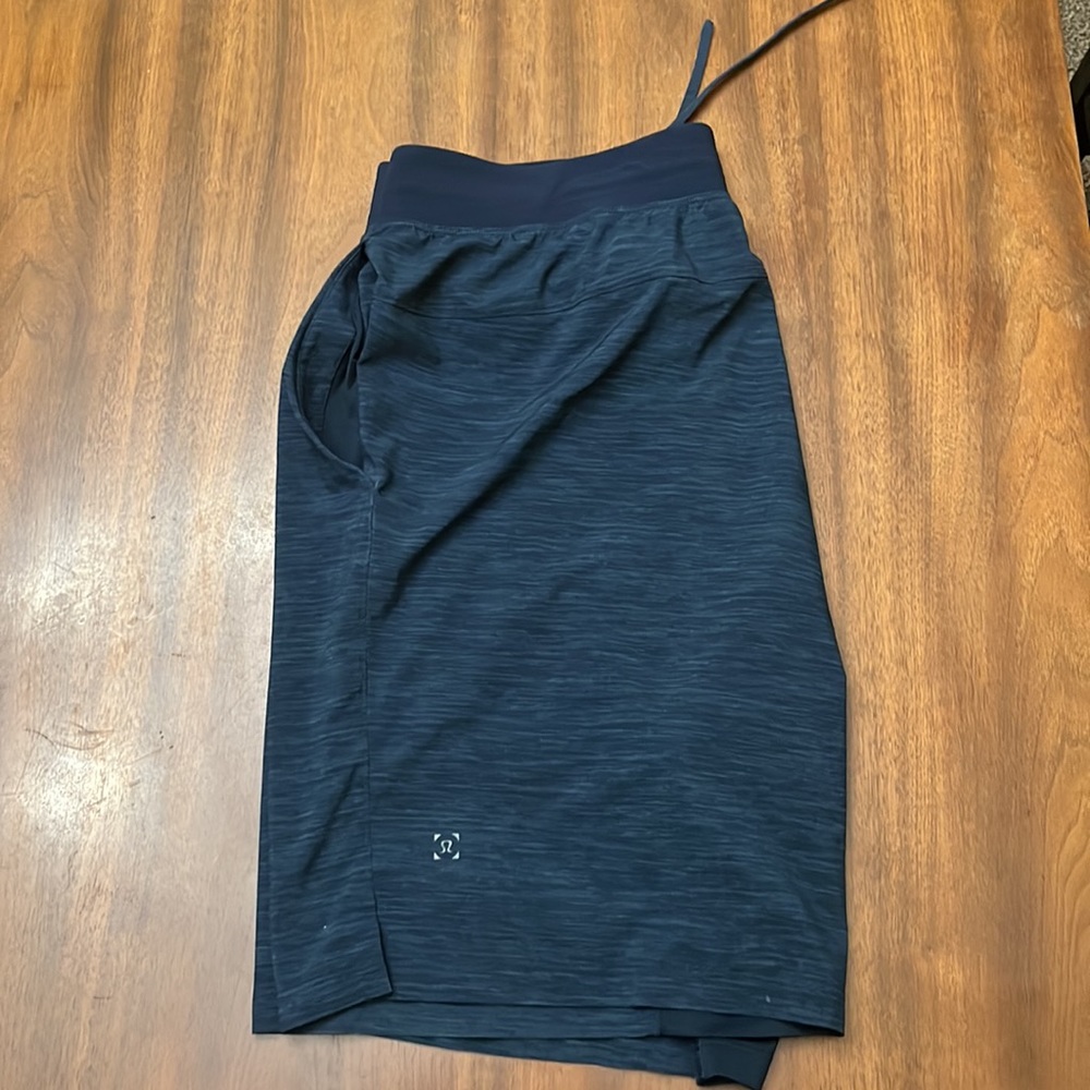 Lululemon T.H.E. Short 9" Inseam (L, Heather Navy) NWT Condition